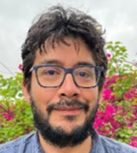 Roberto Olivares